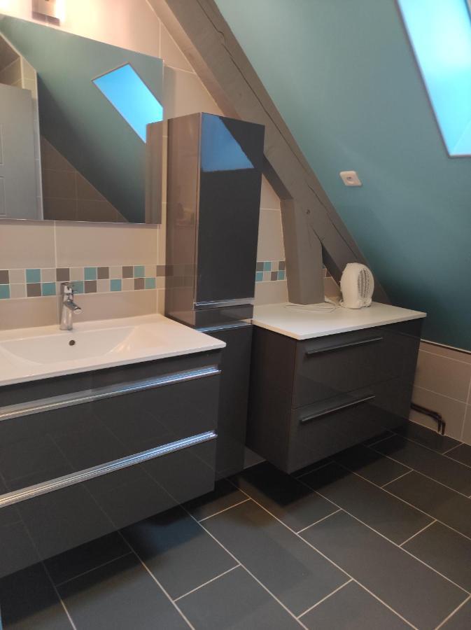 Agreable Et Spacieuse Chambre Familiale Sansac-de-Marmiesse Exteriör bild