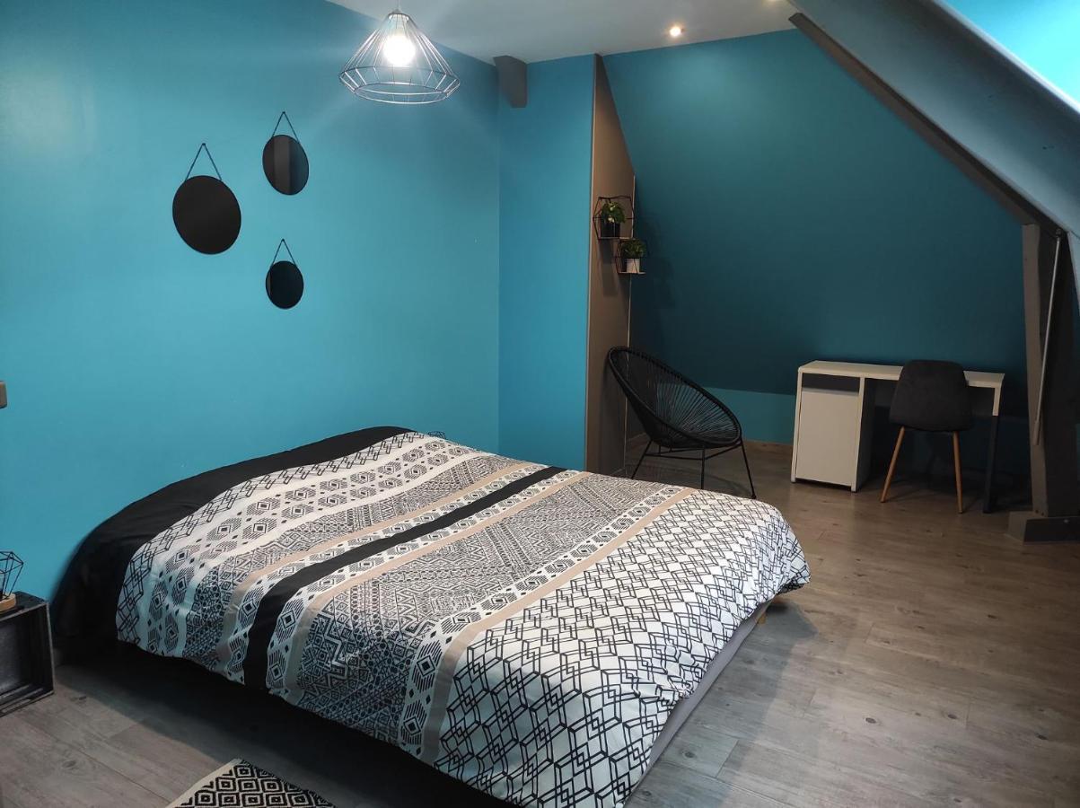 Agreable Et Spacieuse Chambre Familiale Sansac-de-Marmiesse Exteriör bild